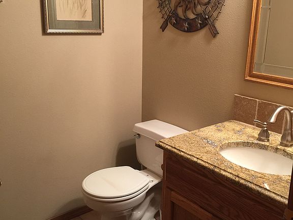 1/2 bath downstairs