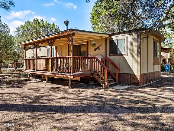 2nd image of 2075 Pinewood Dr
