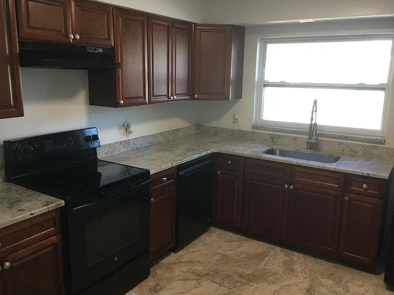 3097 Crescent Dr — Photo 11
