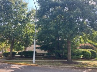 2100 Millhaven Dr, Edgewater, MD