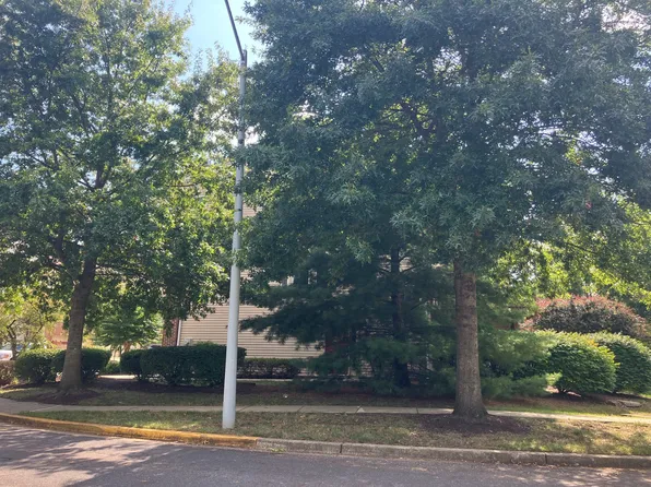 2100 Millhaven Dr, Edgewater, MD 21037