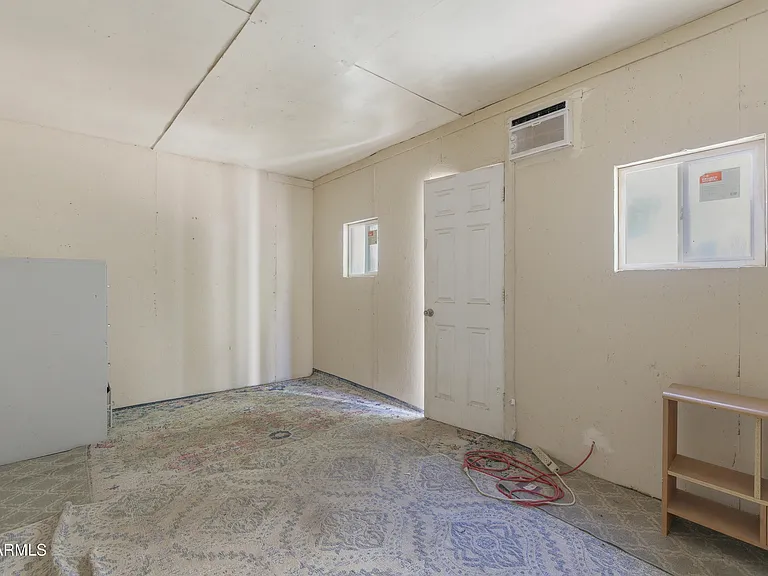 2524 S 89th Ln — Photo 35