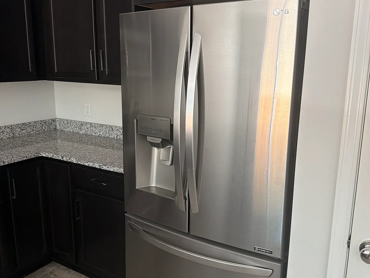 3 bed, 2.5 bath, 1710 sqft, $2,100 — Photo 4