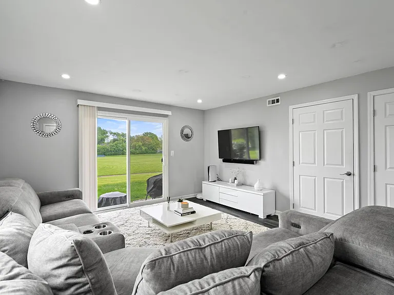 107 Morningside Dr — Photo 1