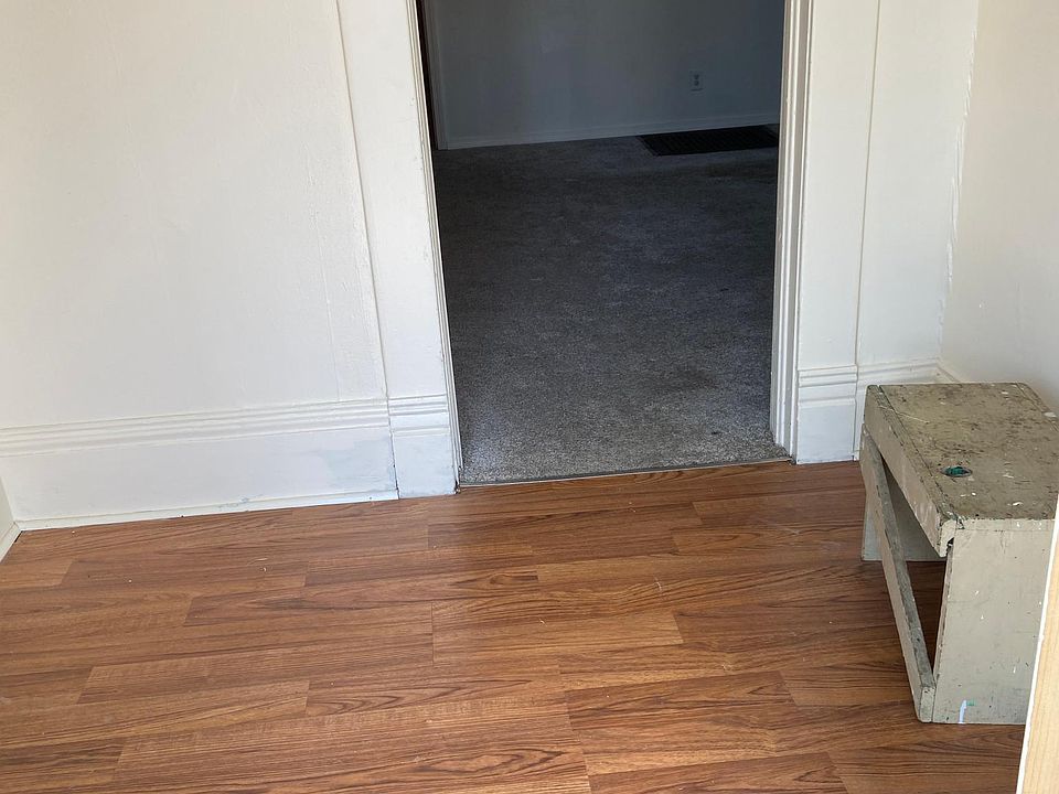 1st image of 2611 Olive St