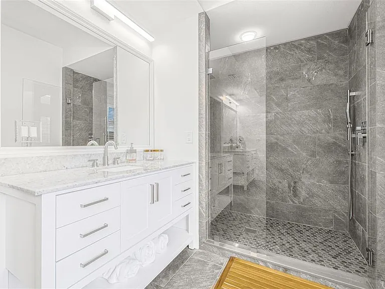 313 Inner Harbour Cir — Photo 20