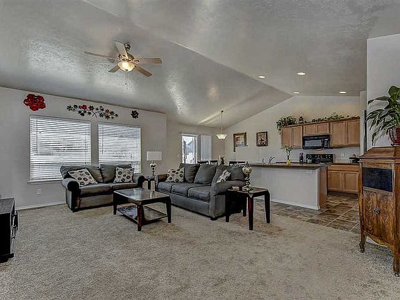 Kitchen/ Dinning/family grea