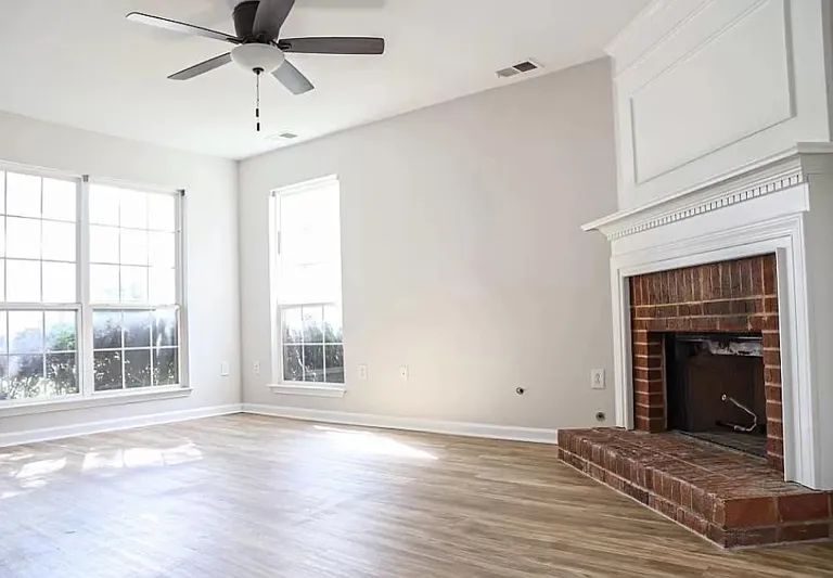 105 Fairview Lake Way — Photo 2