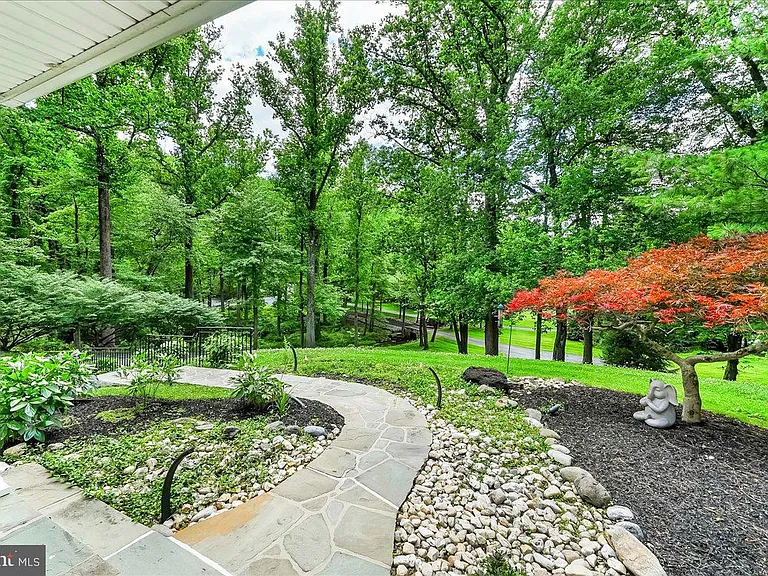 482 Gypsy Ln — Photo 45