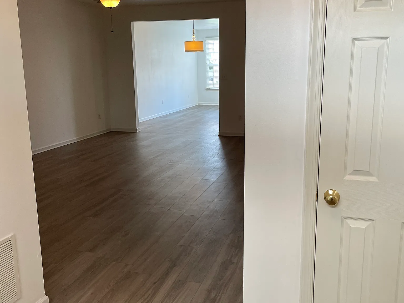 3 bed, 2.5 bath, 1750 sqft, $2,400 — Photo 3