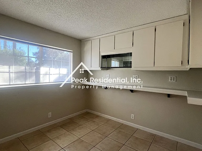 4978 Saddlerock Way — Photo 8