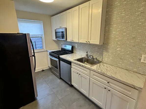 64-11 223rd Pl #B, Oakland Gardens, NY 11364