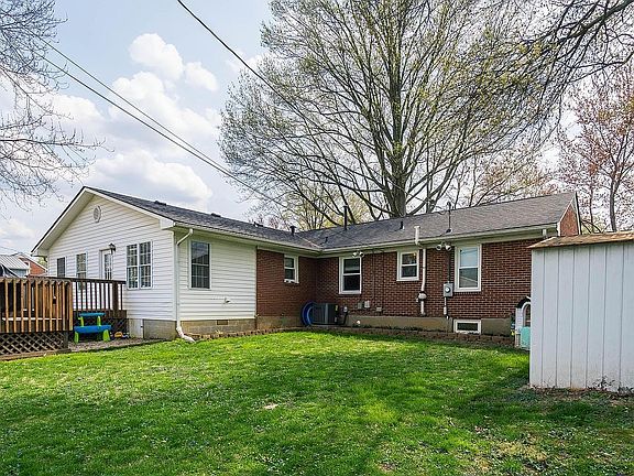 3rd image of 3905 Gardenia Ct