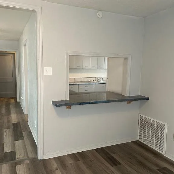 2104 NW Denver Ave — Photo 3
