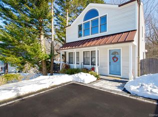 125 Walnut Rd, Kings Park, NY 11754