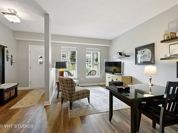 4th image of 24 Lakeview Pl