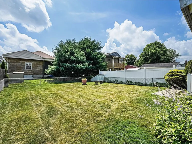 210 New Haven Ln — Photo 24