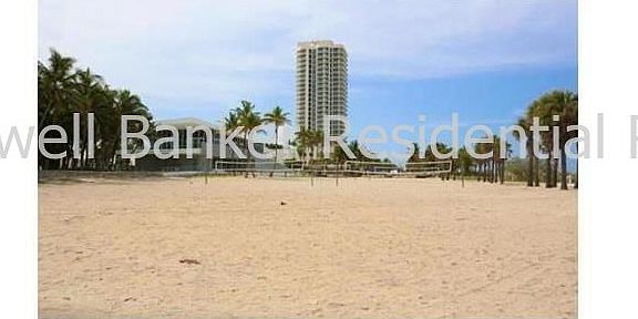 5th image of 7135 Collins Ave APT 1116
