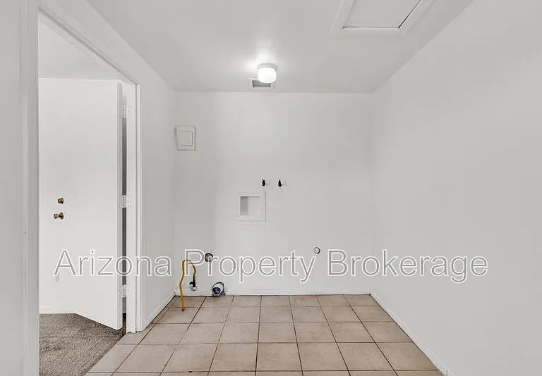 119 W 9th Pl — Photo 17