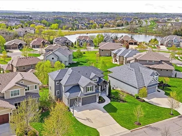 9784 Houston St, Lenexa, KS 66227