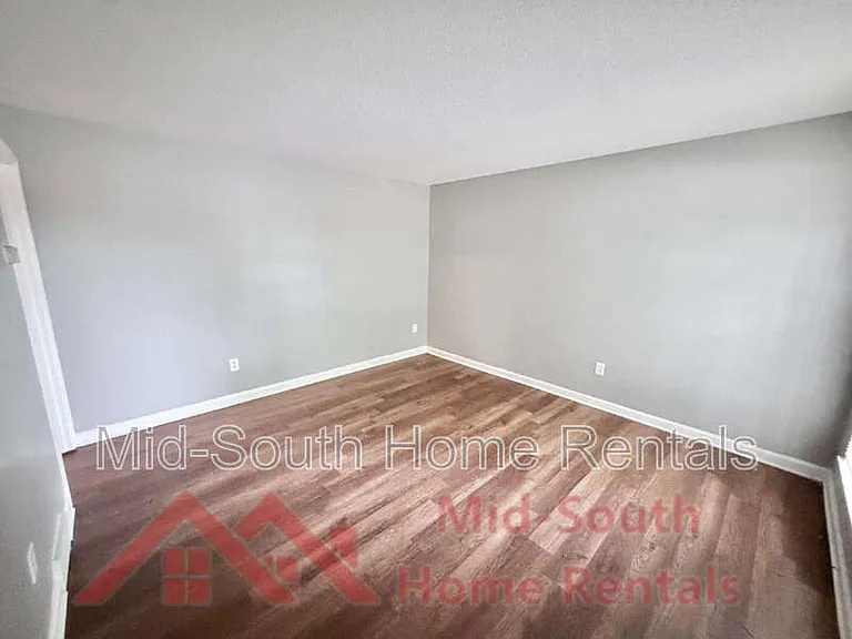 4627 Crystal Springs Dr — Photo 5