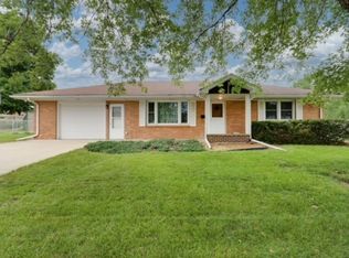 3 Linnwood St, Bloomington, IL 61701