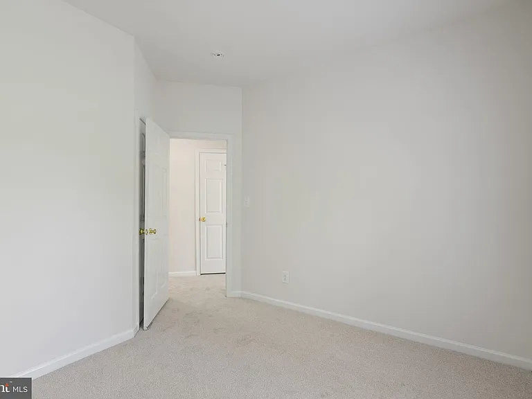 2225 Potomac Club Pkwy — Photo 20