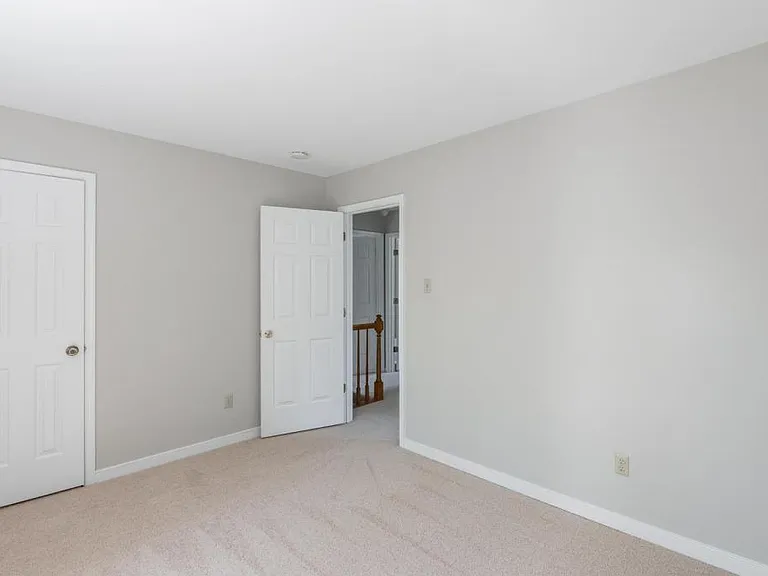 8915 Castle Point Dr — Photo 22