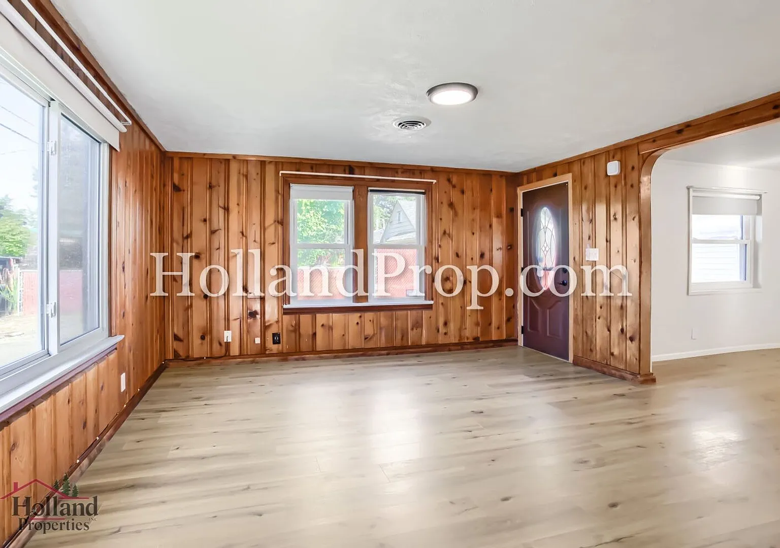 Welcome Home to Your Perfect Hillsboro Retreat! — Photo 4