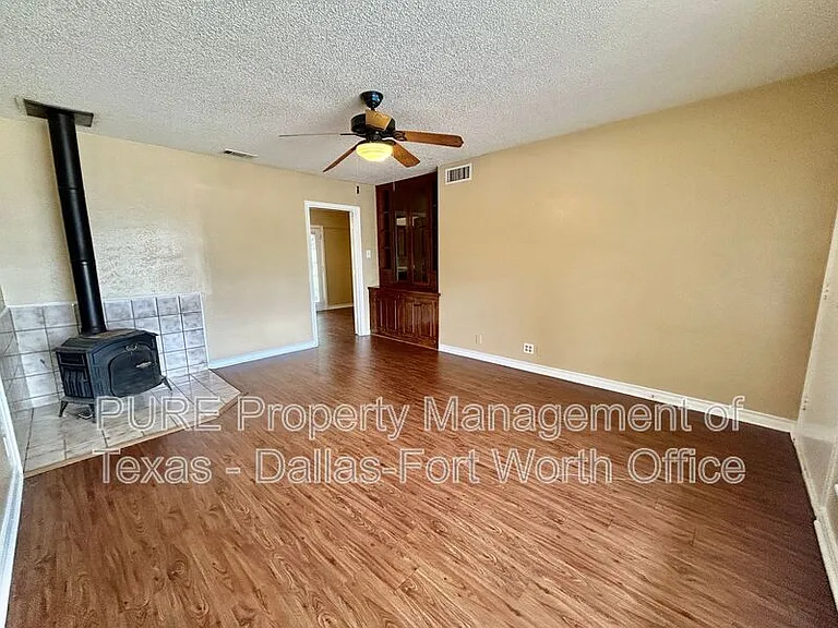 2411 E Mitchell St — Photo 4