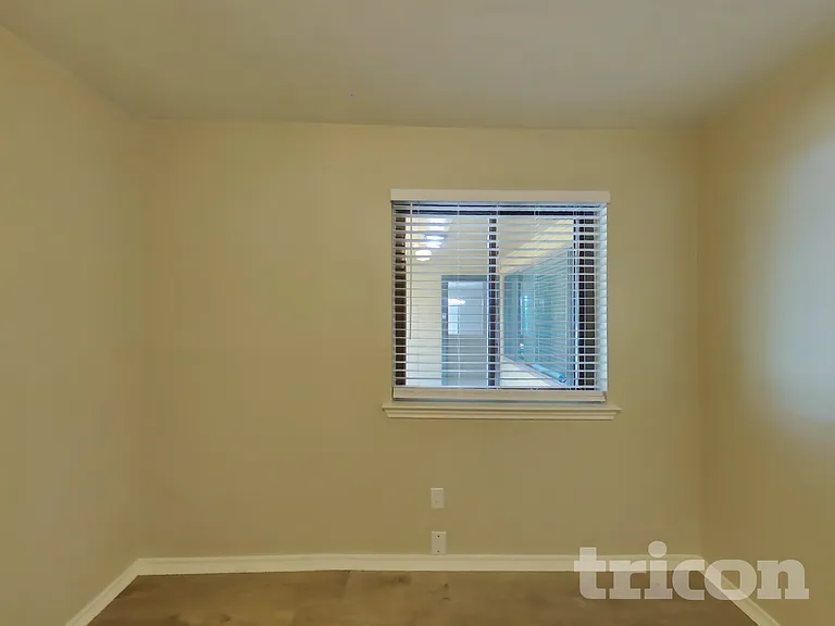 708 Wedgegate Dr — Photo 12