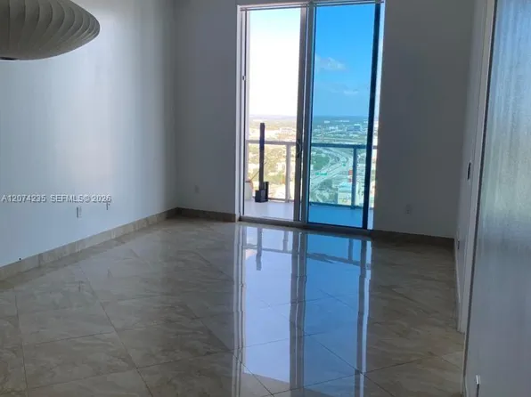 185 SW 7th St APT 4303, Miami, FL 33130