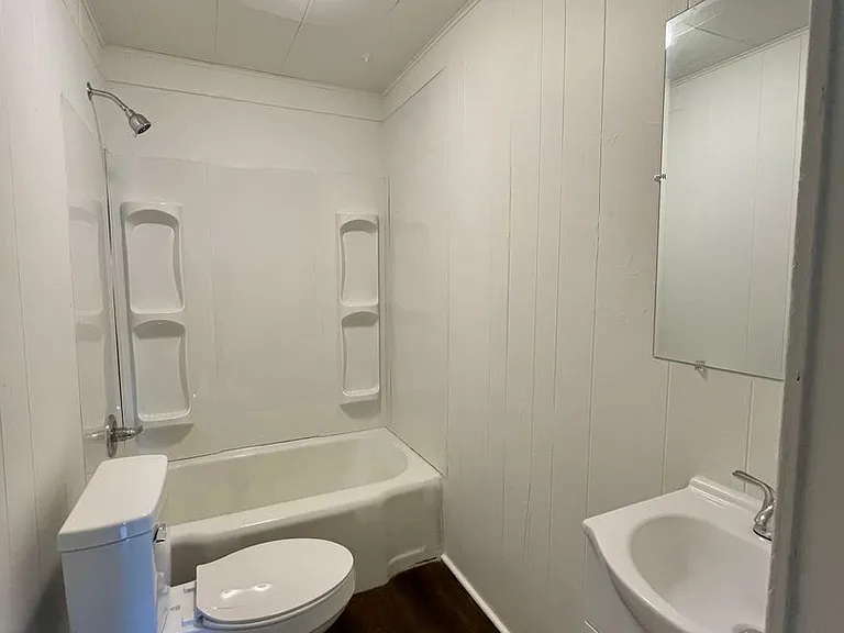 202 Bland St — Photo 7