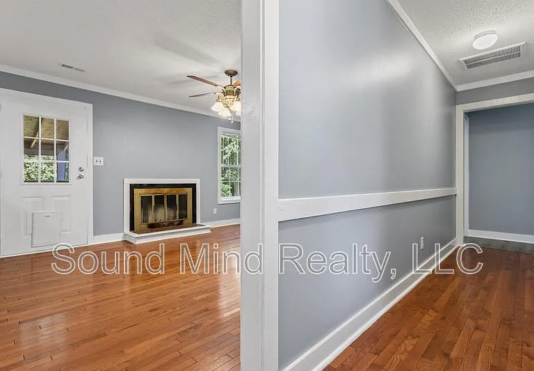 417 Foxhall Dr — Photo 9