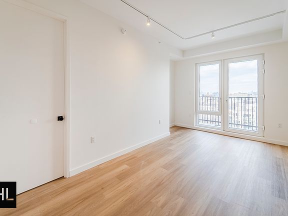 2nd image of 931 Carroll St #1122