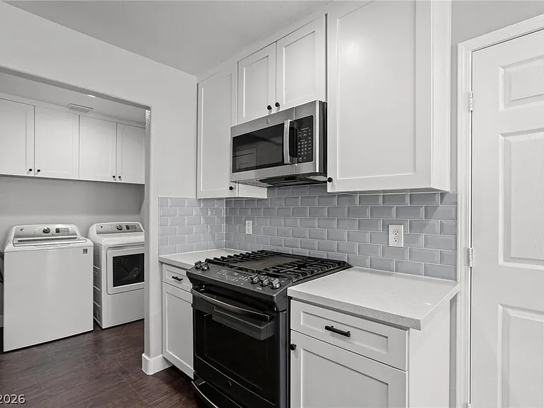 3910 Starfield Ln — Photo 13