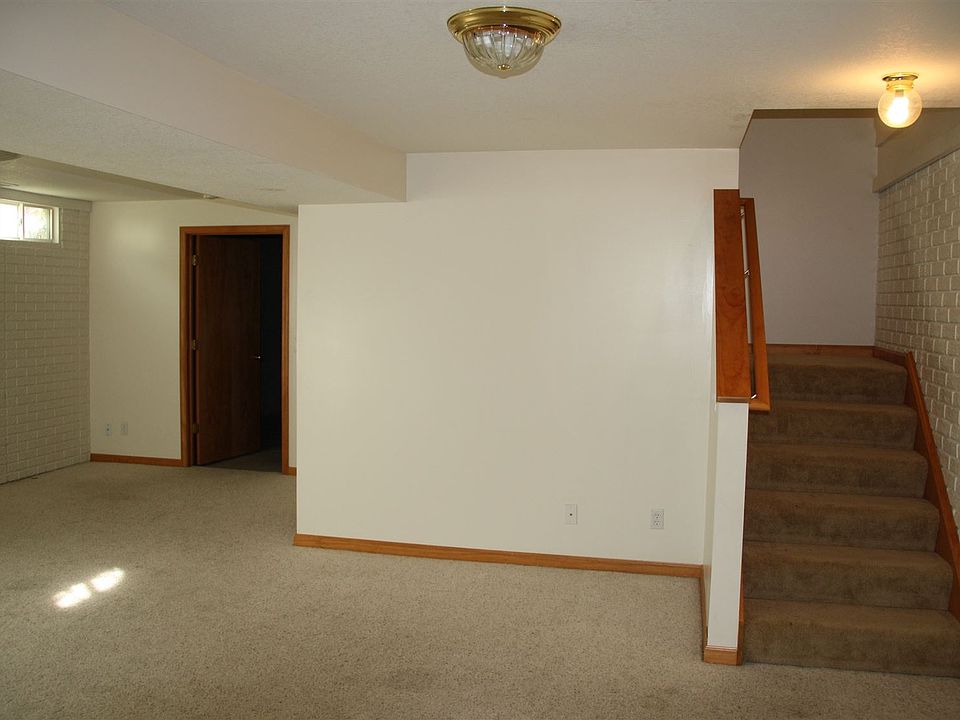 4719 Russell St Midland MI Zillow