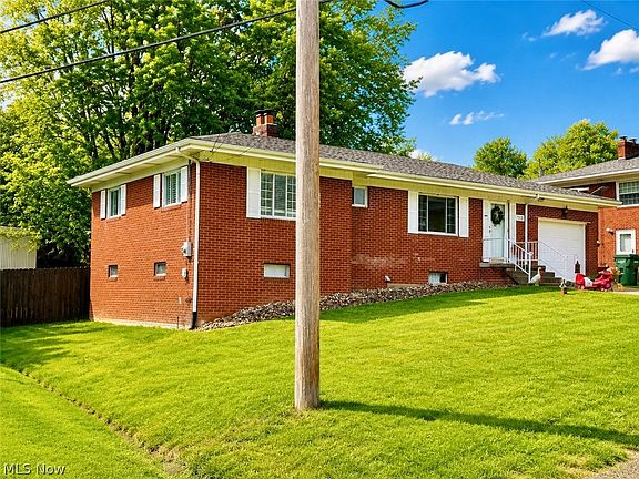 3rd image of 113 Stuart Dr