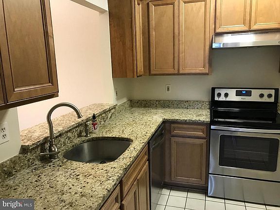 2nd image of 604 Moonglow Rd APT 103