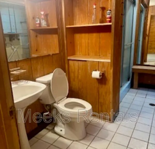 1118 Montrose Dr — Photo 25
