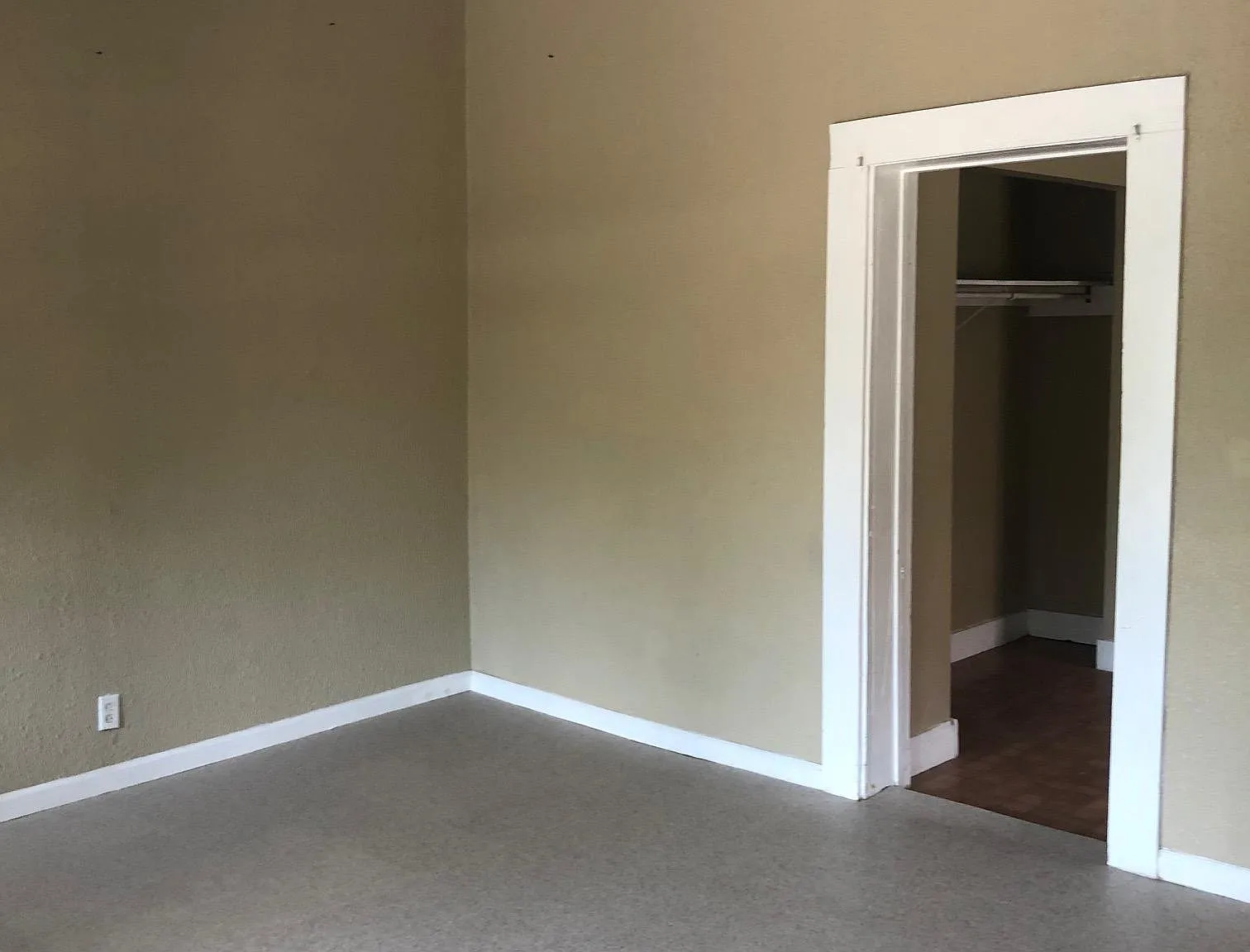 2 bed, 900 sqft, $675 — Photo 1