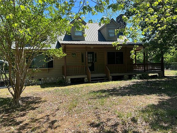 3rd image of 5875 Groometown Rd