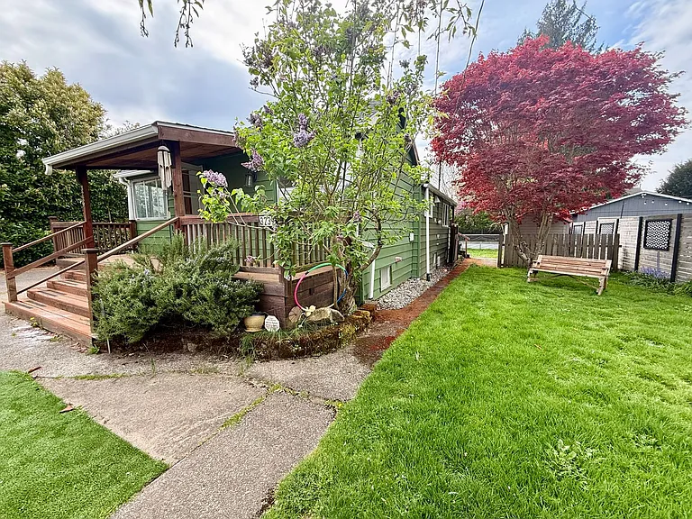 3239 39th Ave SW — Photo 30
