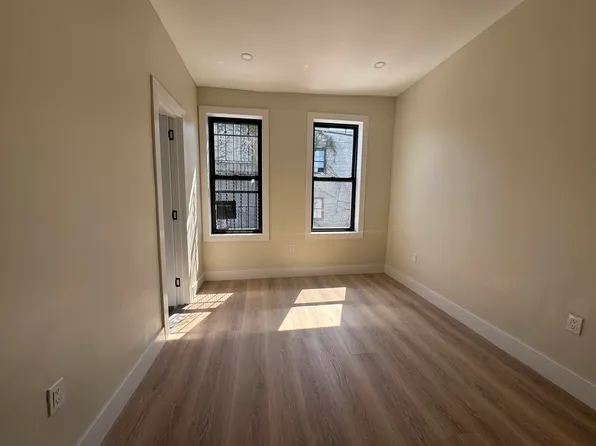 192 Knickerbocker Avenue image 1 of 7