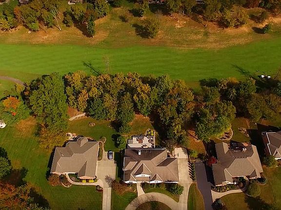 5th image of 18 Saint Andrews Dr