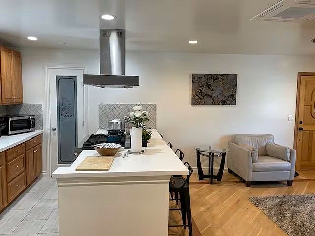1st image of 2851 Casitas Ave