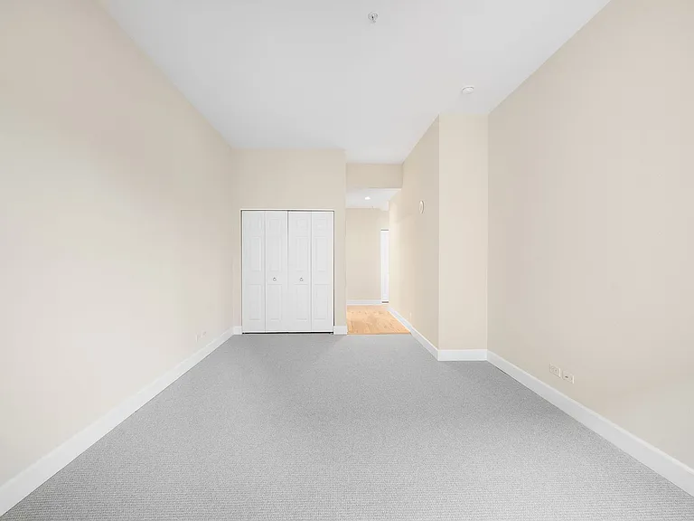 25 N Downing St #1-402 — Photo 18