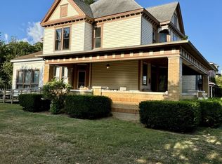 131 Fayette St, Nelsonville, OH 45764