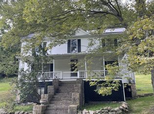 89 Teel Ln, Lookout, WV 25868