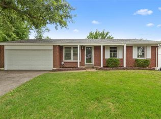 1542 Saint Ives Dr, Saint Louis, MO 63136